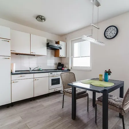 1 Eg Apartmán Ratingen